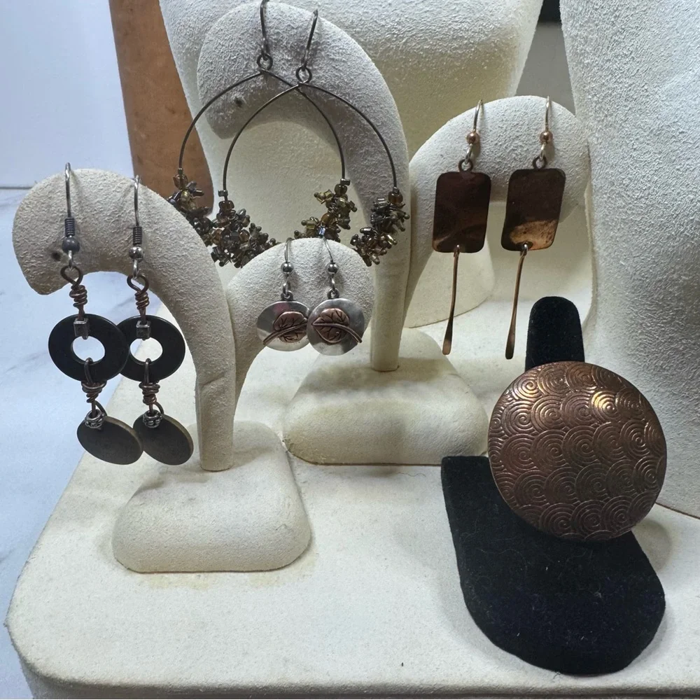 33 Piece COPPER JEWELRY BUNDLE Necklaces-Bracelets-Earrings-Rings Multi Tone - Picture 8 of 12